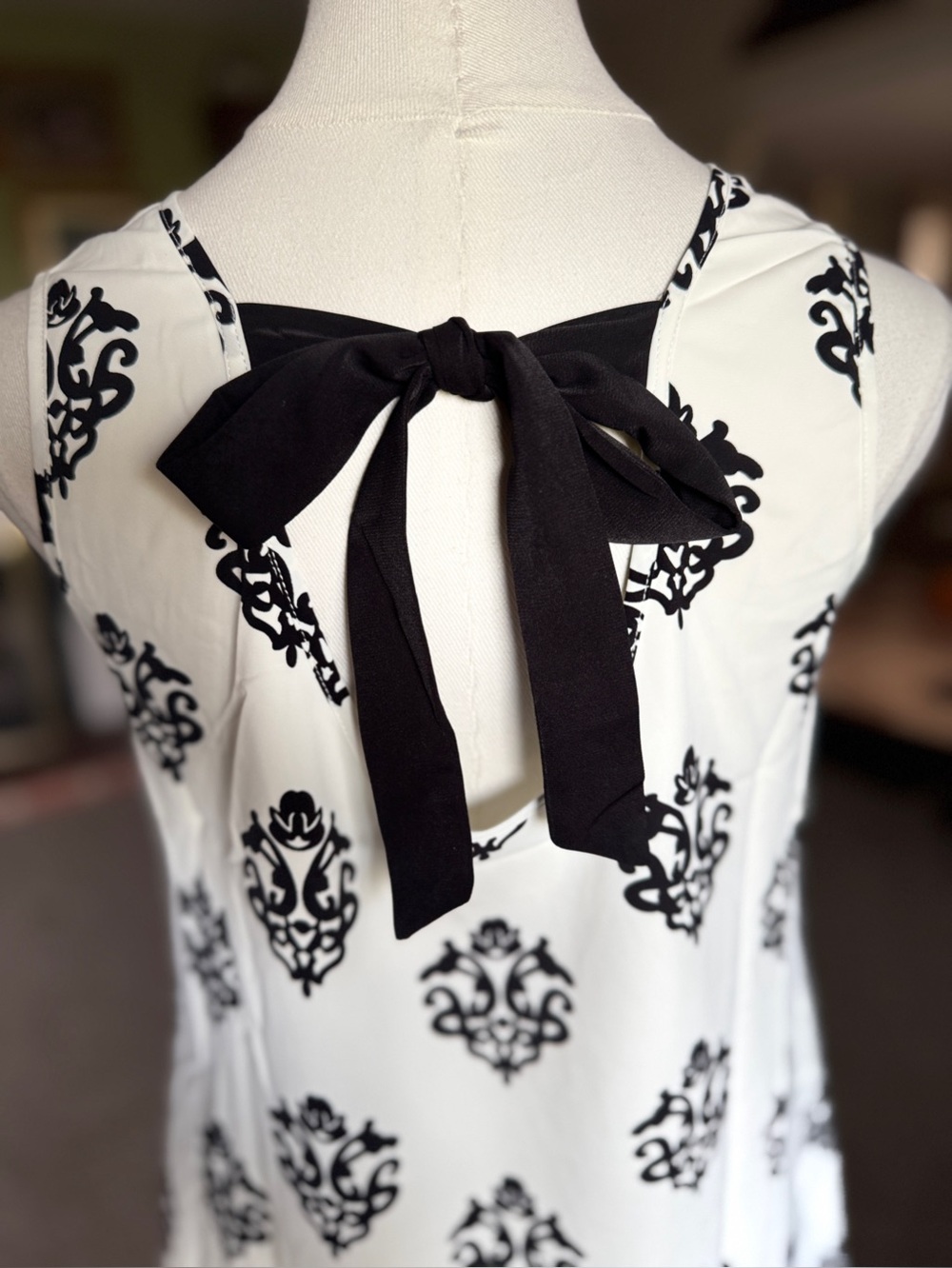 BLENCOT Women’s Boho Dress, Black and White Sleeveless, Ruffle Hem, Pockets, S